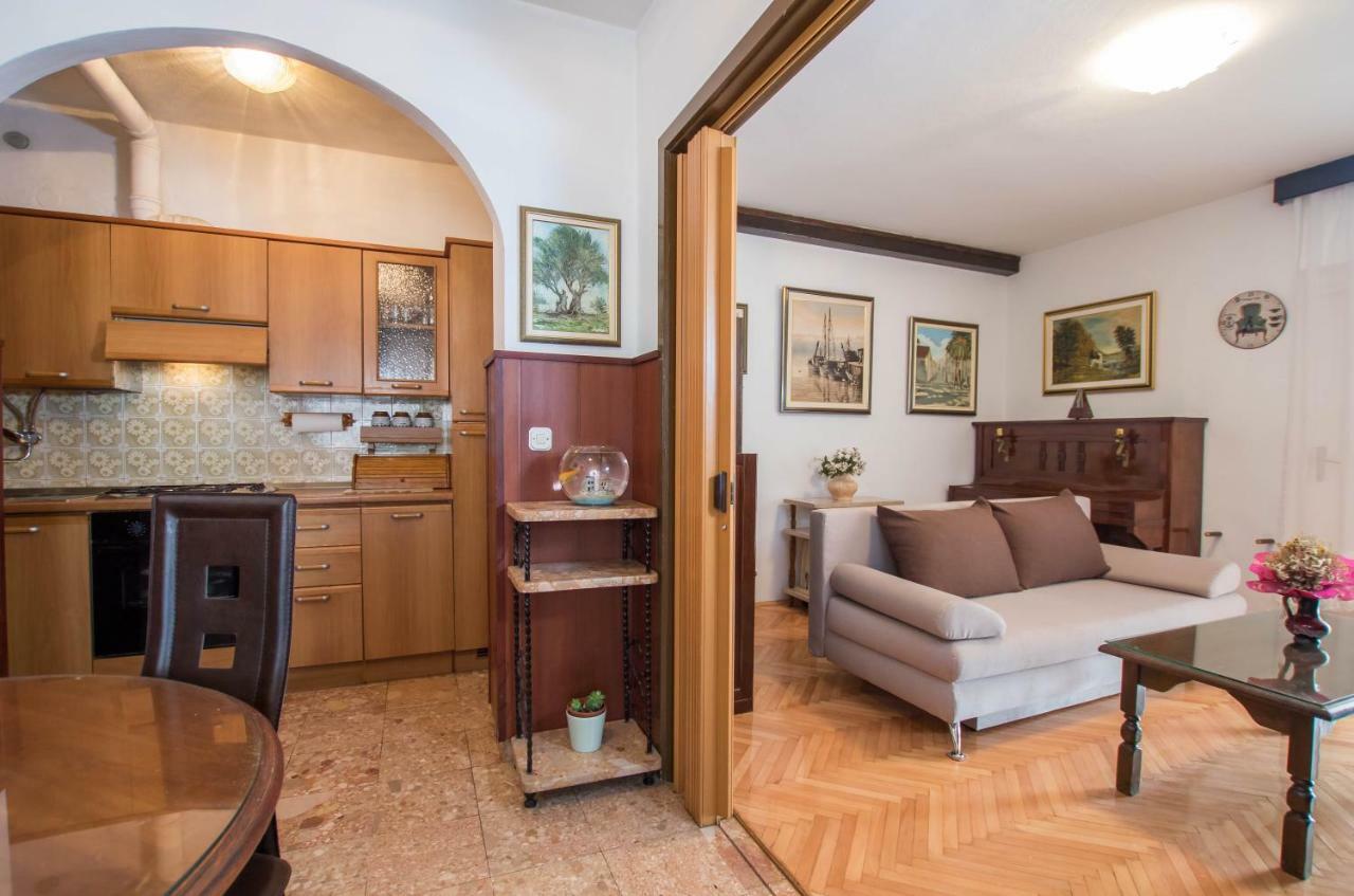 Apartment Cherie Trogir Extérieur photo